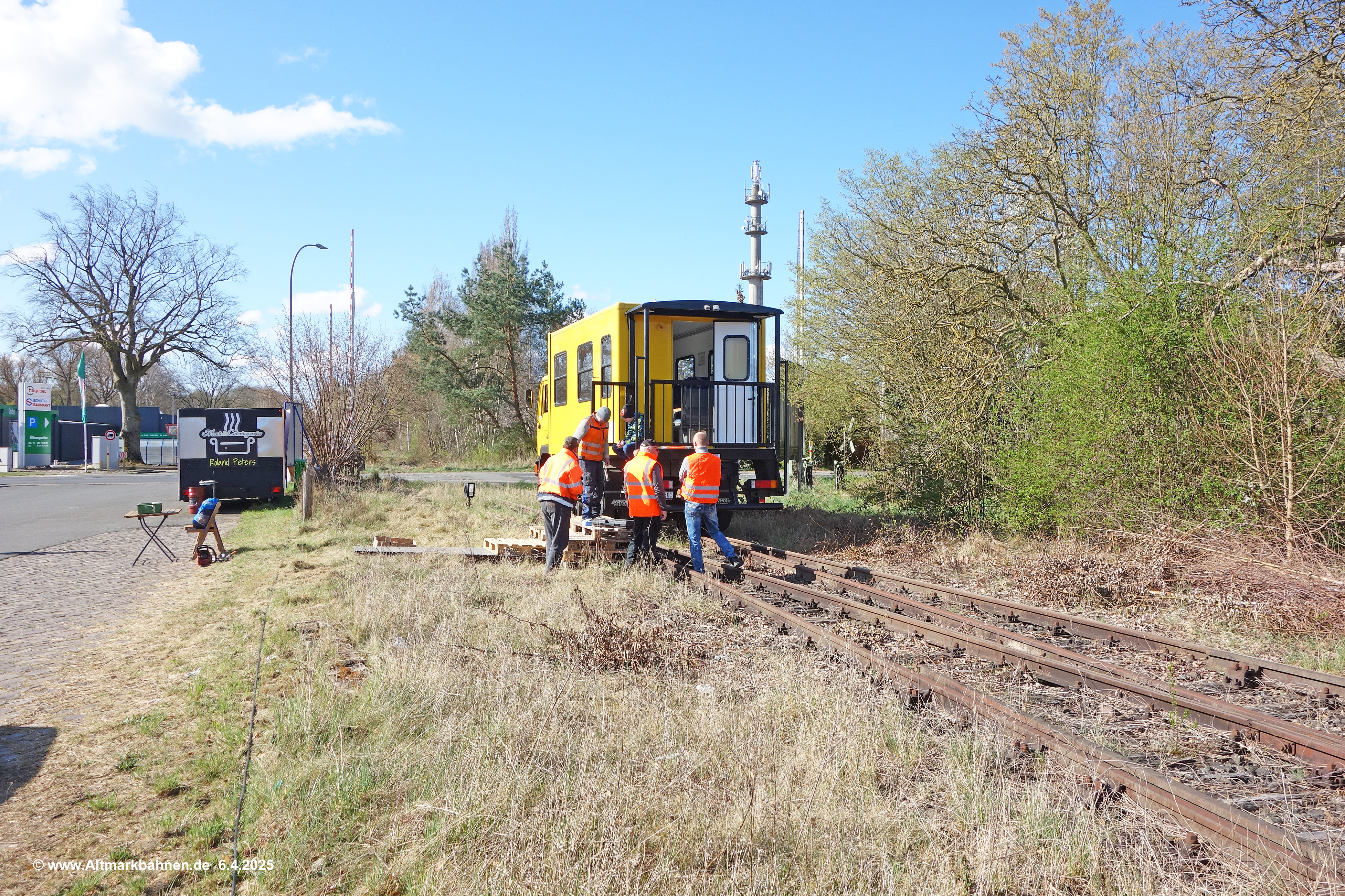 Lüchow: Letzte Arbeiten am Behelfsbahnsteig